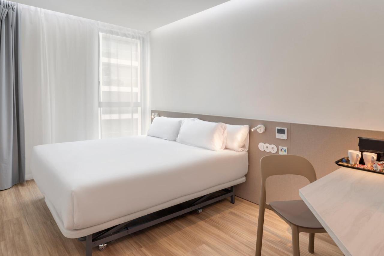 B&B Hotel Санто Тирсо Екстериор снимка
