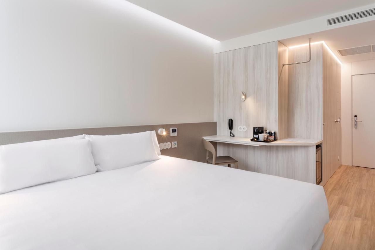 B&B Hotel Санто Тирсо Екстериор снимка